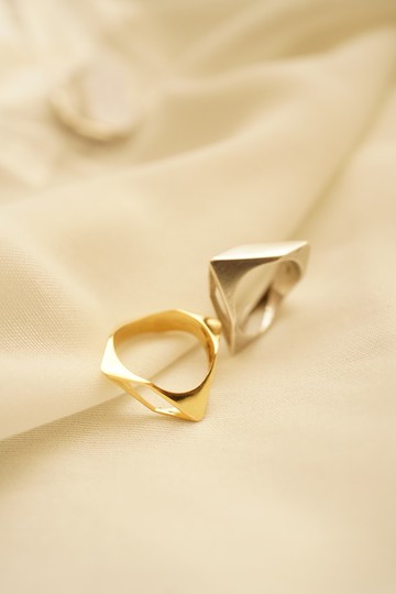 Parallelogram四方戒指