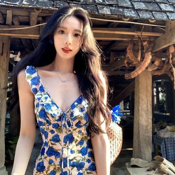 2026法式夏季新款露背碎花性感連衣裙輕奢海邊度假碎花吊帶裙吊帶背心裙 ins韓系 吊帶連衣裙 吊帶裙 連衣裙 顯瘦 氣