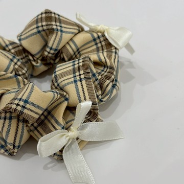 𝐌𝐨𝐨𝐧𝐥𝐢𝐭₊⁺𝐁𝐞 𝐈𝐝𝐨𝐥 美式學院格紋🧁復古髮圈 韓國設計師 大腸圈 復古正韓少女風小眾ins飾品 現貨韓系