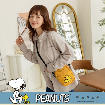 SNOOPY x Kiiwi O! 聯名款．復古隨行斜背袋 糊塗塔克