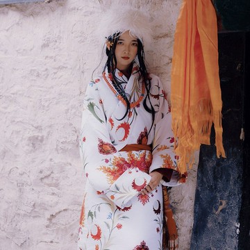 古典刺繡藏袍 / 花朵織錦長袍 / 藏式旅拍洋裝