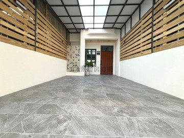 屏中/廣東路整新車庫透天(B2)機能佳屋況整新｜屏東縣屏東市廣東路