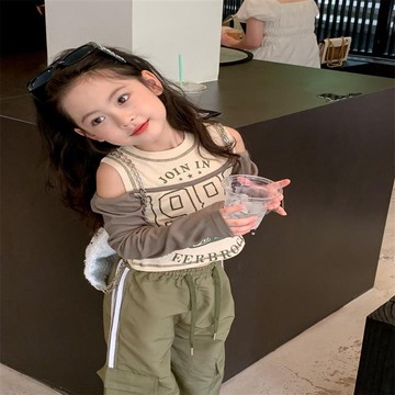 女童長袖t恤秋裝23新款寶寶洋氣字母打底衫韓版兒童露肩時髦上衣【Hi！Kids】