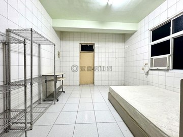 低總價左營巨蛋高鐵圈★邊間活巷透天★1580萬成家｜高雄市左營區政德路