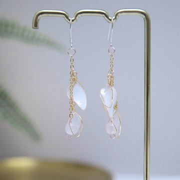 【純潔-純淨白】 垂墜耳環 | 水晶花飾品