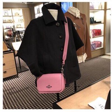 *vivi shop*美國直購COACH 77979 、76698復古 Logo寬肩帶 真皮翻蓋相機包 、 郵差包 單肩包 斜背包 10月新款 (Outlet 100%正品櫃購入) -附購證