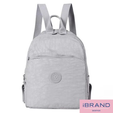 iBrand 輕盈防潑水素色大口袋尼龍後背包 -淺灰色 MDS-8502