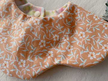 小花小草原     360度手工純棉六層紗花瓣環狀圍兜口水巾