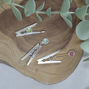 夾著你不想忘記的一切  文具項鍊墜