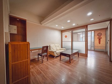 【獨】✨雄女 | 愛河 | 大露臺 一房一廳｜高雄市前金區市中一路