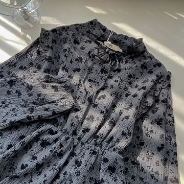 港風復古連體裙子女年秋冬新款胖mm收腰顯瘦不規則碎花連衣裙