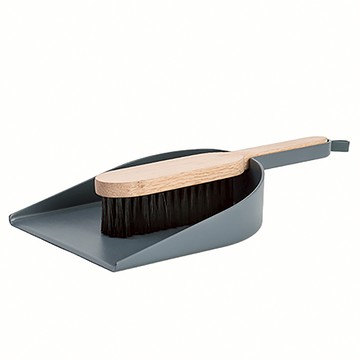 Design Bite｜桌上型掃把組 可吊掛