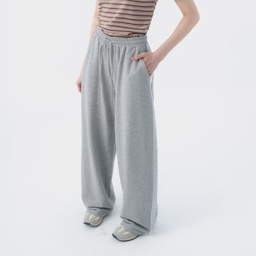 QUEENSHOP_S 女裝 蕾絲剪接設計繭型棉質長褲 現+預 【04020587】