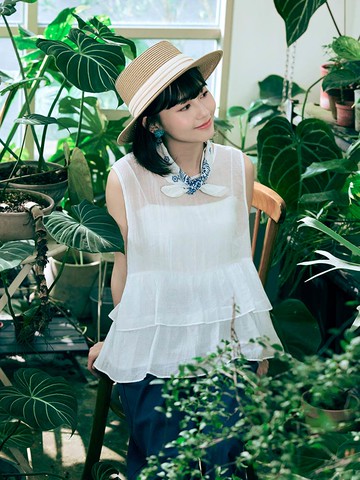 日系透肌感荷葉邊層次綁帶外罩上衣