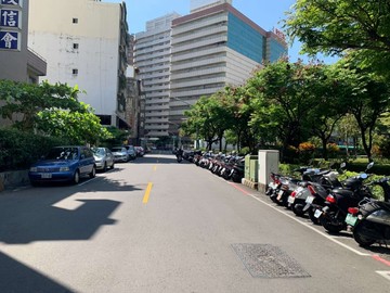 新光三越/建地/南高雄｜高雄市前鎮區文橫三路