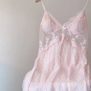 ✨元氣新品✨甜美波點吊帶睡裙性感網紗冰絲睡衣女款夏季2026新款帶胸墊家居服NBVF