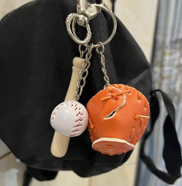 ~廣隆~棒球鑰匙圈 鑰匙扣 吊飾 球棒吊飾 紀念品 運動 球套鑰匙扣 飾品 鑰匙掛件 生日禮物