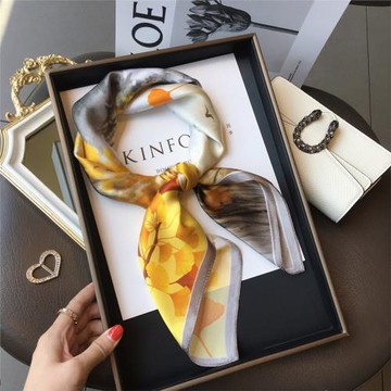 小溜家桑蠶絲絲巾秋季楓葉水墨畫真絲圍巾裝飾領巾送禮物70cm方巾