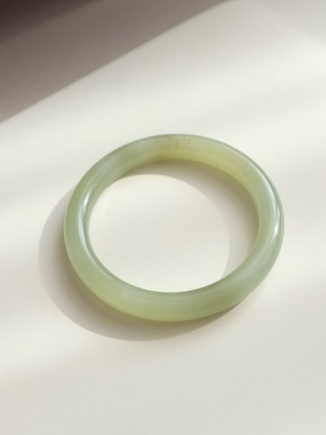 天然晴水和田玉手鐲 冰底料 顏色美 細膩溫潤 水頭十足 內徑 54mm