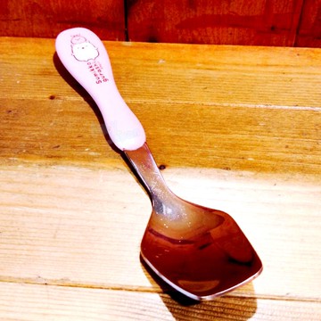 真愛日本 防滑 握柄 平口 不鏽鋼湯匙 白熊 角落生物 角落小夥伴 不鏽鋼 餐具 湯匙 兒童餐具 上學 幼稚園 嬰兒 幼兒園 4718733256620