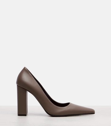 Alaïa Pointy leather pumps