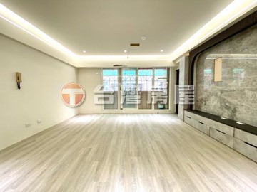 崇德國中旁室內大空間三房+平車｜台中市北屯區安順北二街