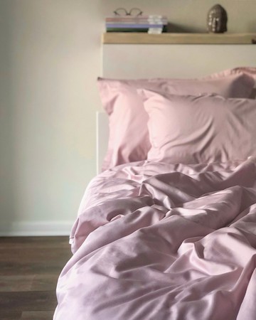 粉色鋪棉床包，100% 純棉緞織