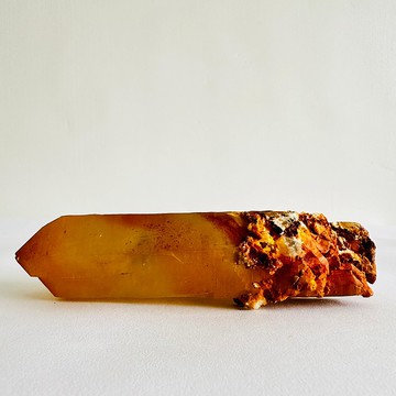 黃金喜馬拉雅山水晶13 原礦礦標 風水磁場 高能量水晶柱 黃皮水晶