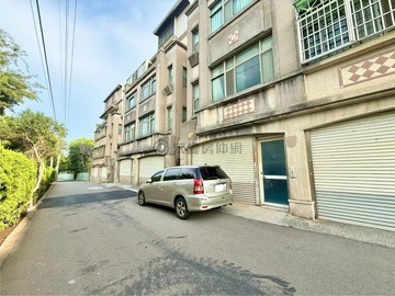 中科輕屋齡臨路雙拼別墅！無可比較性產品｜台中市龍井區遊園南路