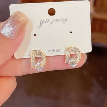 S925銀針微鑲鋯石Ｄ字母耳釘女輕奢氣質時尚百搭設計感耳環耳飾