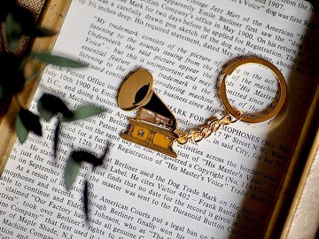 留聲機 & Nipper鑰匙圈吊飾收藏-留聲機款