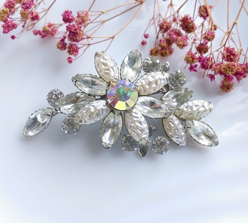 Vintage Jewelry 西洋古董飾品 立體 閃亮花簇 別針