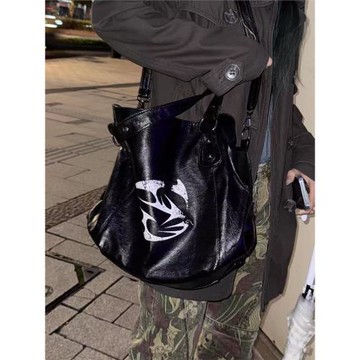 So Sick原創25AW 暗黑小眾【手工鉚釘】單肩通勤男女手提斜挎背包