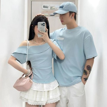 8392 人陸續回購🚀情侶裝韓系溫柔小衆高級感露肩綁帶短袖T恤女夏季設計感短袖上衣5BVL