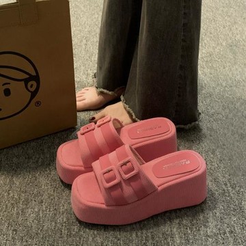 好看！！上腳好舒服~~厚底一字拖鞋太好看了