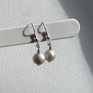 【雙子巨蟹座】天然淡水珍珠耳環 |單顆垂墜 |簡約 |日常 |送禮