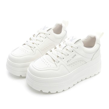 ✨Oh～馬 God！激殺5折起｜PLAYBOY 輕量極簡系 兔兔真皮休閒鞋 -白(PY1715)