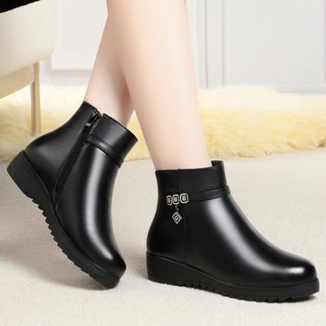 中老年媽媽棉鞋女冬真皮加絨加厚羊毛短靴平底保暖防滑大碼棉皮鞋