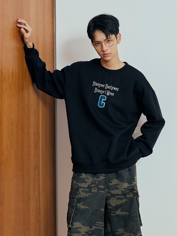 潮流撞色英文刺繡排版大學T