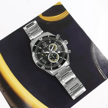 CITIZEN / VO10-6742F / 光動能 三眼計時 日期 防水100米 不鏽鋼手錶 黑黃色 40mm