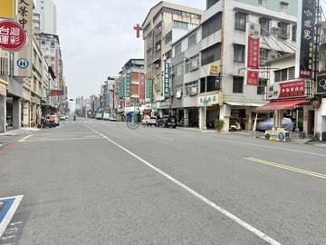 黃金門牌核心地段林森路上 稀有人潮面寬捷運金透店｜高雄市新興區林森一路