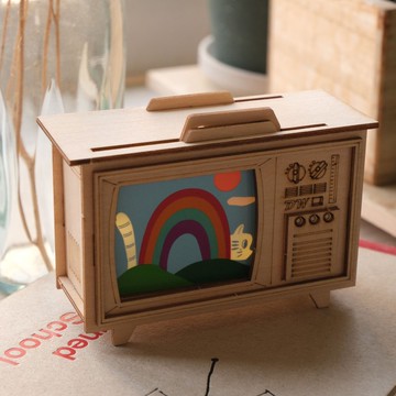 復古迷你小電視MiniTVBOX開啟電源後給你一個驚喜.電池須自行選購