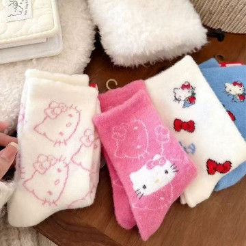 臺灣出貨💥HelloKitty秋冬保暖加厚加絨居家地板襪日系可愛卡通少女甜美學生