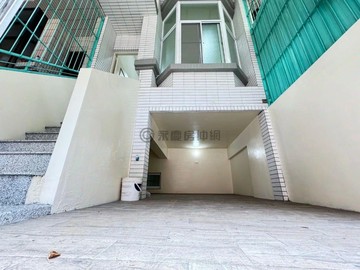 小港萬坪森林公園全新整理車庫透天｜高雄市小港區松金街