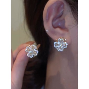 可旋轉四葉草耳釘小眾設計高級感網紅氣質耳環2026年新款潮耳飾女