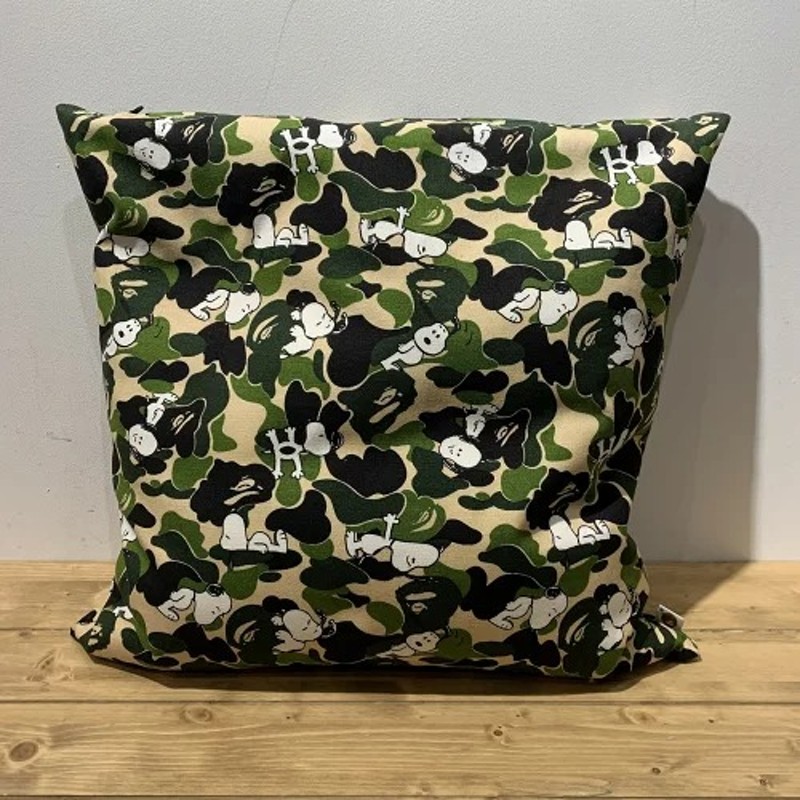 A BATHING APE PEANUTS SNOOPYCAMO CUSHION 001GDA231980X ア ...