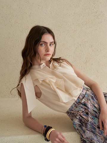 Asymmetric Flare Collar Sleeveless Silk Blouse