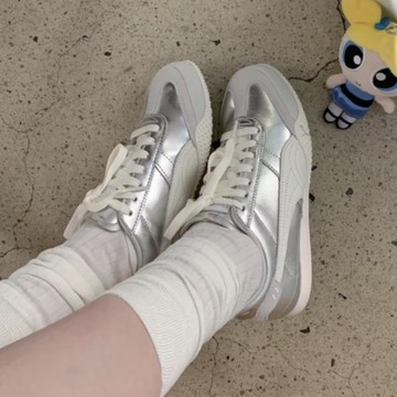 PUMA 休閒鞋 BELLA UT LEA 銀米白 復古鞋 女 40525608