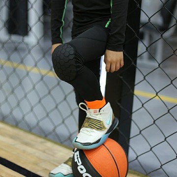 【籃球防護褲】透氣 吸汗 褲 防撞褲 青少年防撞蜂窩護膝籃球緊身七分褲打底男彈力速乾九分褲