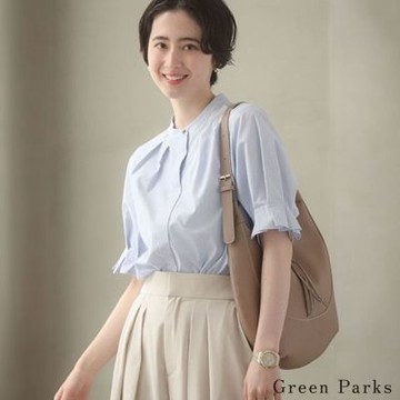 〈Green Parks〉抓褶褶襉剪裁圓領襯衫